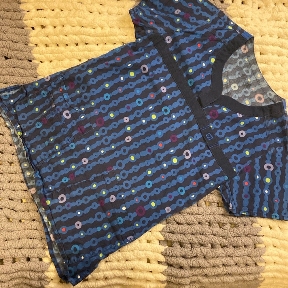 Scrub top